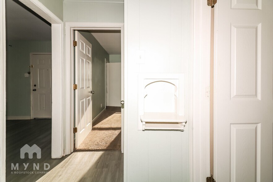 Building Photo - 1441 Miami Dr