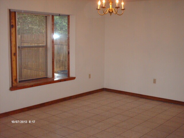 Building Photo - 119 Post Oak Pl