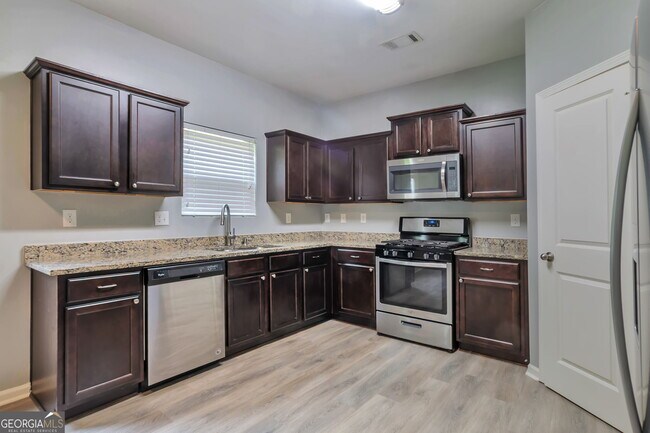 Building Photo - 4098 Clay Ct SE