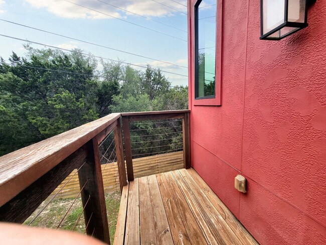 Building Photo - 325 Southwind Rd