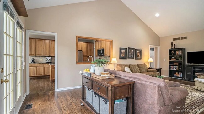 Building Photo - 50145 Tottenham Ct