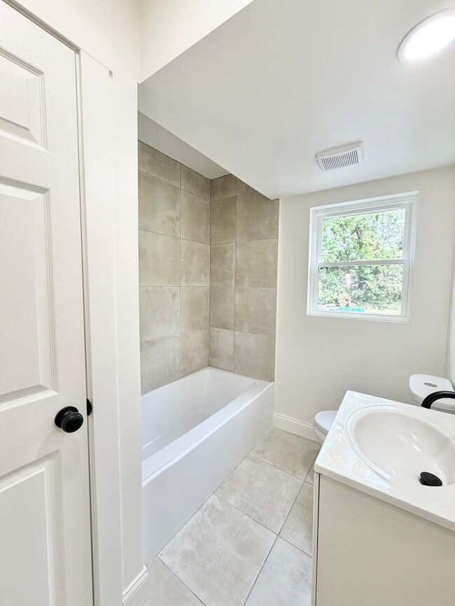 Building Photo - 3036 S Hegry Cir