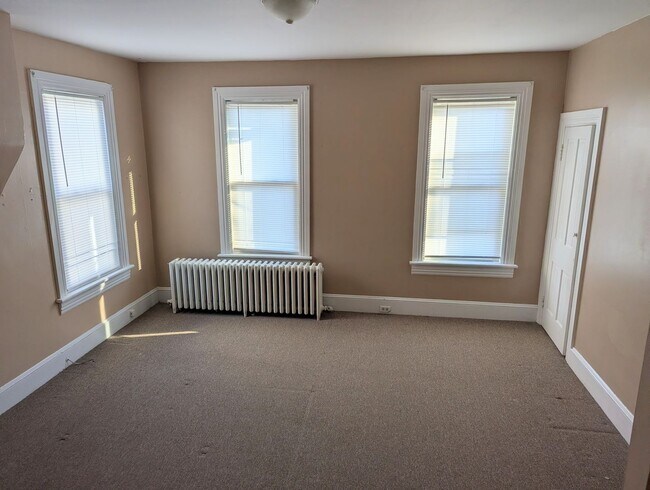 Building Photo - 18-20 W. Southern Avenue