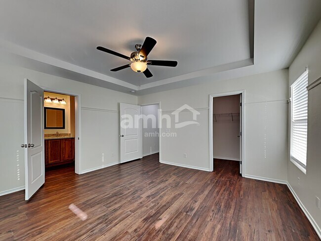 Building Photo - 6594 Abbeywood Dr