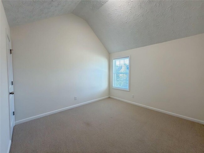 Building Photo - 2770 Austin Ridge Dr NE