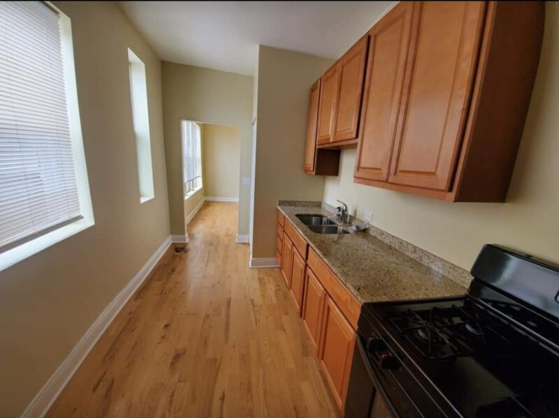 Building Photo - 6507 S Ingleside Ave