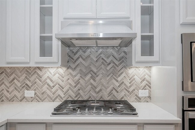 Building Photo - 10014 Granary Dr