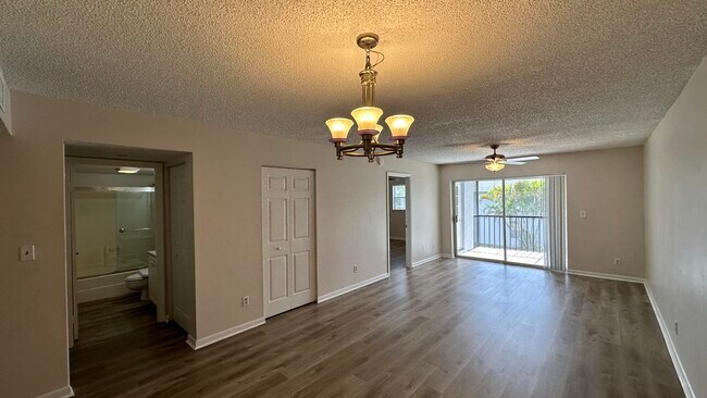 Building Photo - 905 Southridge Rd