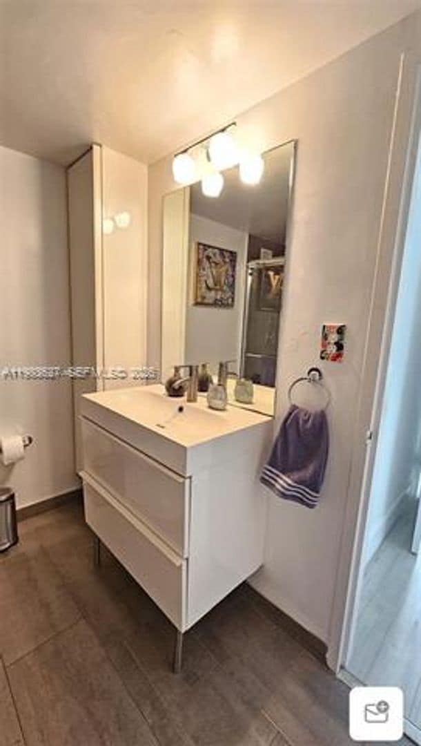 Building Photo - 1000 West Ave