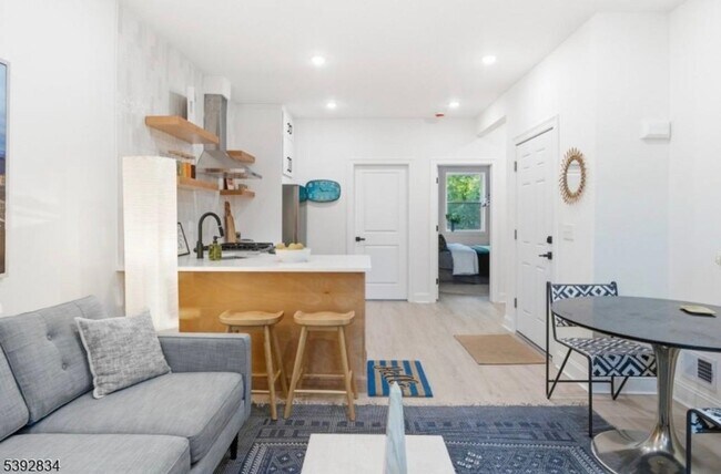 Building Photo - 111 Clarke Ave