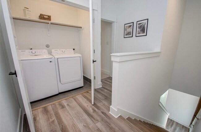 Building Photo - 778 W Tidwell Rd