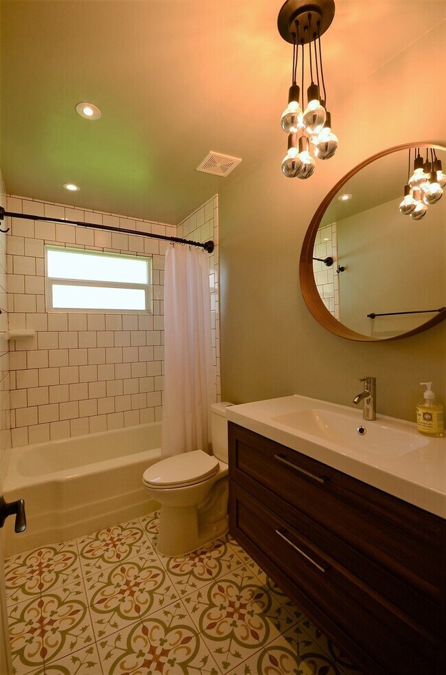 Building Photo - Beautiful Scottsdale Home 3 beds 2 baths G...