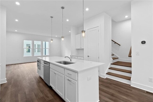 Building Photo - 515 Motivation Cir NW