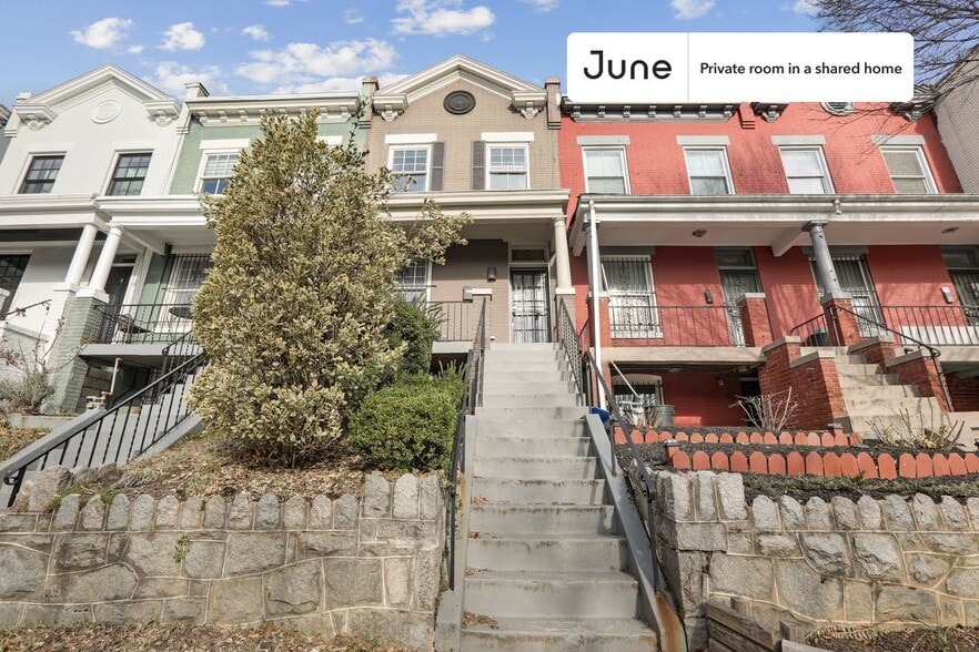Building Photo - Room in Shared 3 bed/2.5 bath home in Columbia Heights