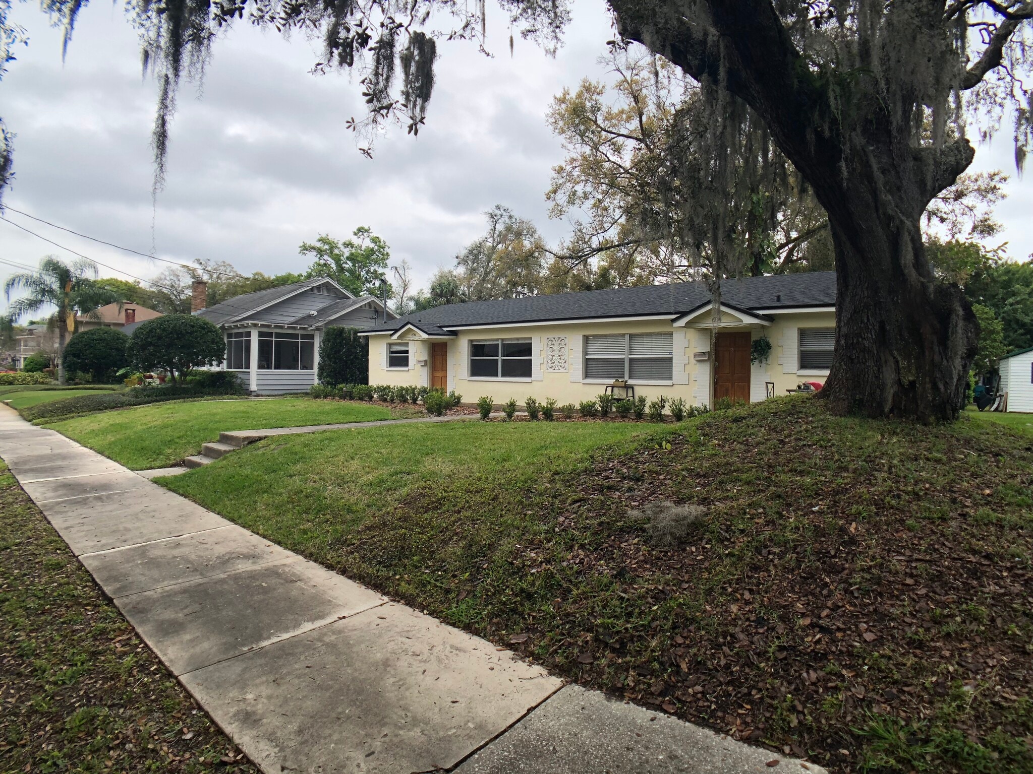 Exterior - 606 Harwood Street