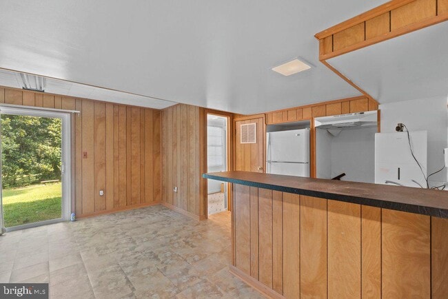 Building Photo - 9704 Hall Rd