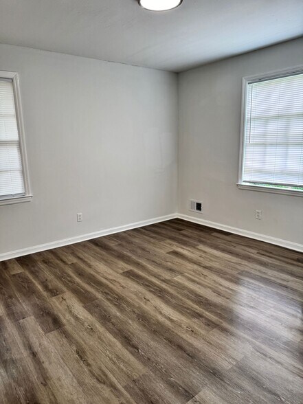 Master bedroom - 416 West Lakeside avenue