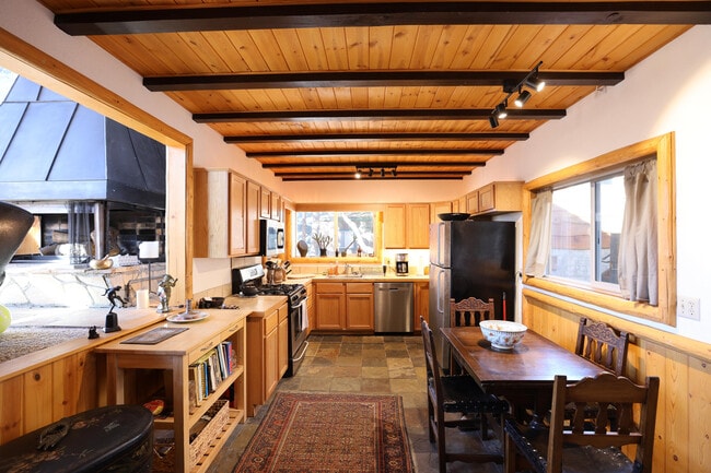 Building Photo - 43615 Wolf Rd