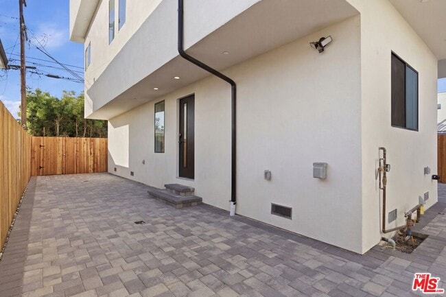 Building Photo - 2837 Redondo Blvd