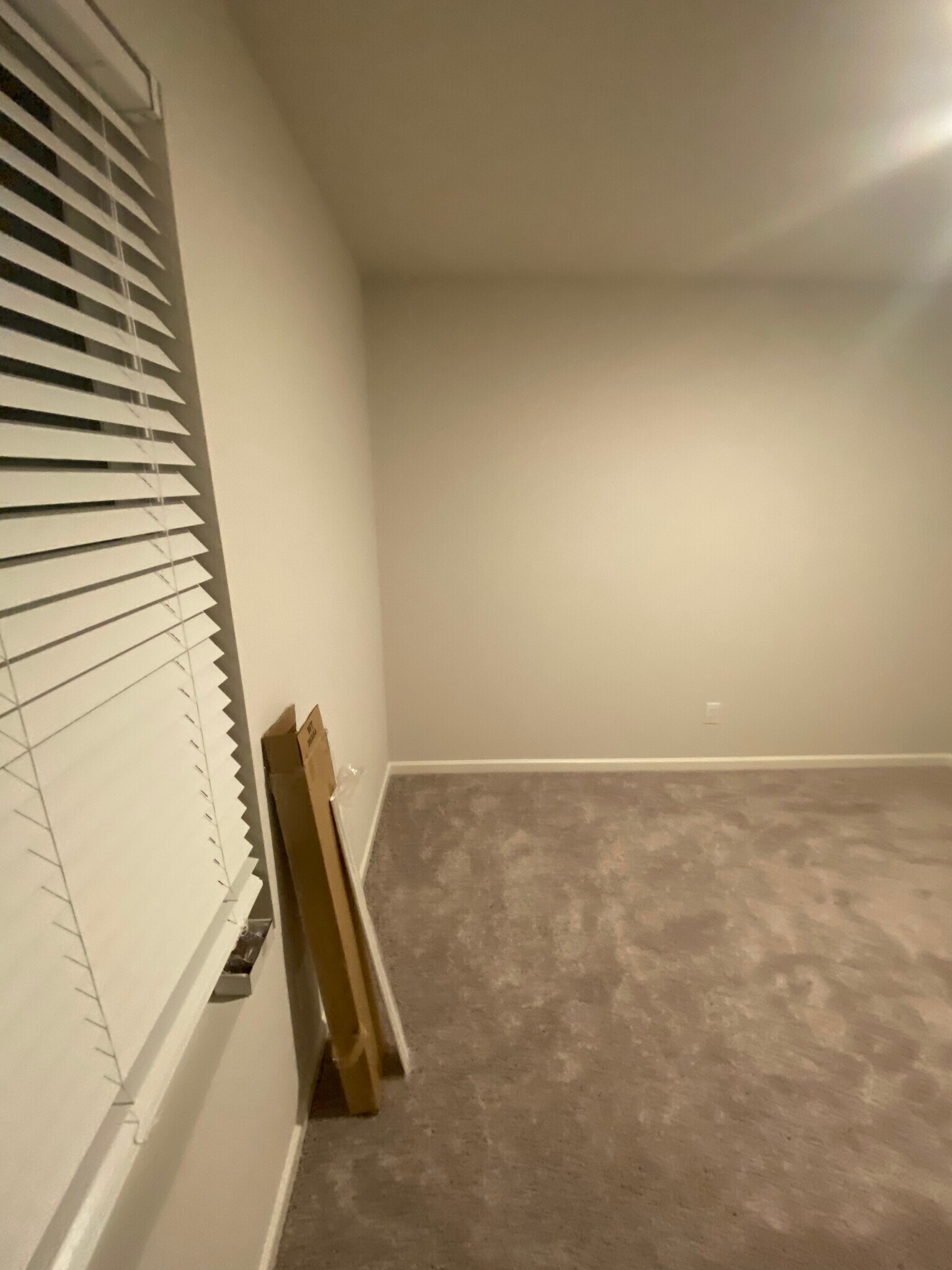 Building Photo - 427 Silo Ct