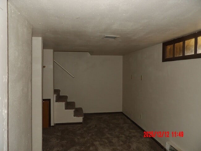 Building Photo - 2 Full Bedroom House with TWO BONUS rooms!