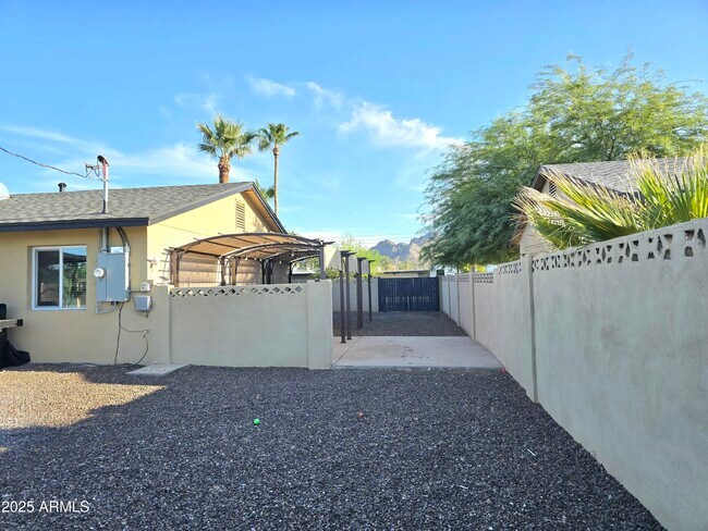 Building Photo - 2848 E Turquoise Dr