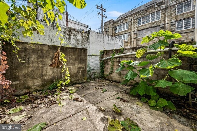 Building Photo - 3103 N Croskey St