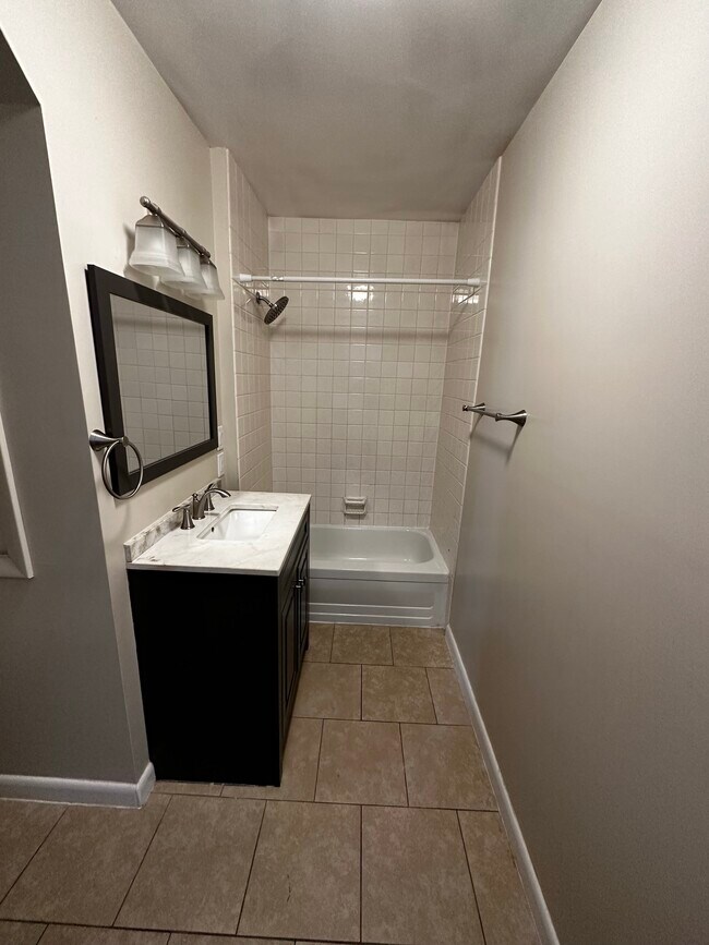 Building Photo - 2403 W. Stafford Apartments, LLC