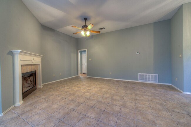 Building Photo - Great home with easy maintenance flooring.
