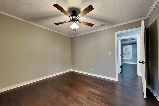 Building Photo - 3355 Hudson Ln