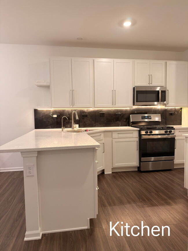 Building Photo - 522 Wolverine Dr