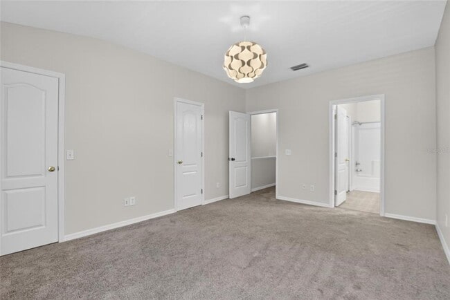 Building Photo - 15768 Fishhawk Falls Dr