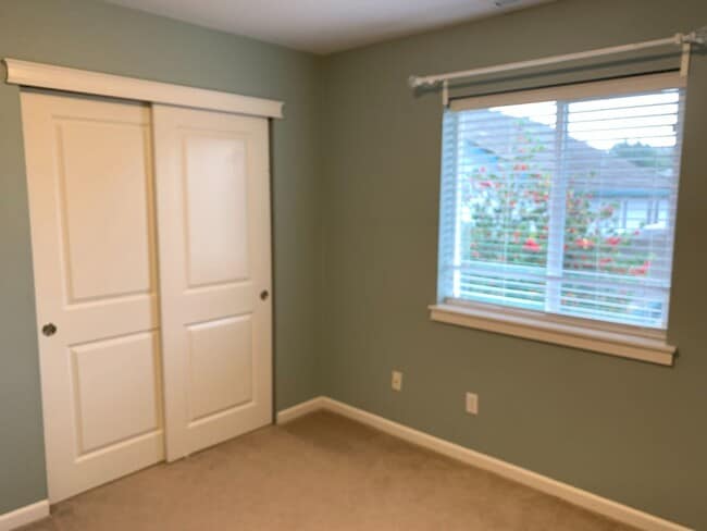 Building Photo - Charming 3-BR Felida Rental with Fenced Yard & Private Patio