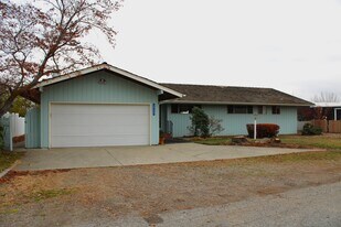 Building Photo - 2733 Debord Dr