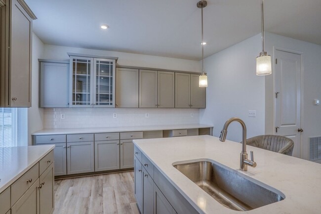 Building Photo - 345 Andrew Ct