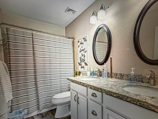 Building Photo - 2913 E Runaway Bay Pl