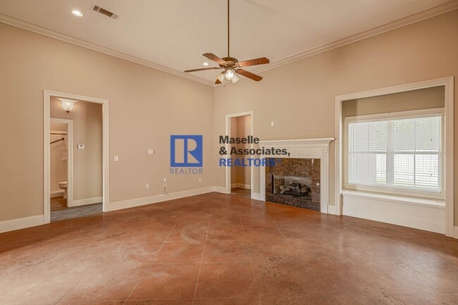 Building Photo - 6 Month Lease! Beautiful 3 bedroom, 2 bath...