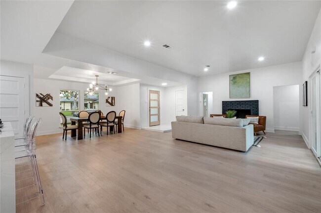 Building Photo - 6226 La Cosa Dr