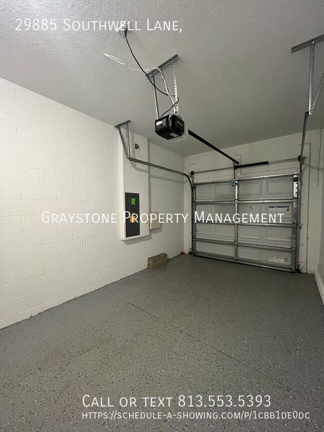 Building Photo - 29885 Southwell Ln