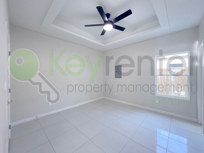 Building Photo - 2004 E 1st St