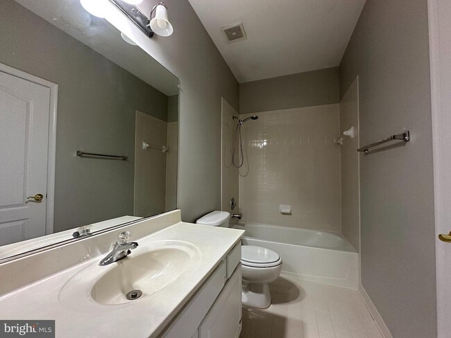 Building Photo - 17425 Grant Cottage Dr