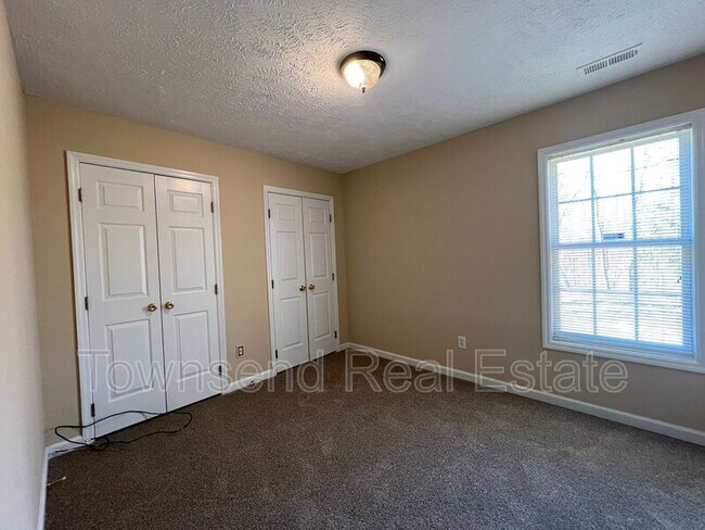 Building Photo - 566 Crooked Creek Ct