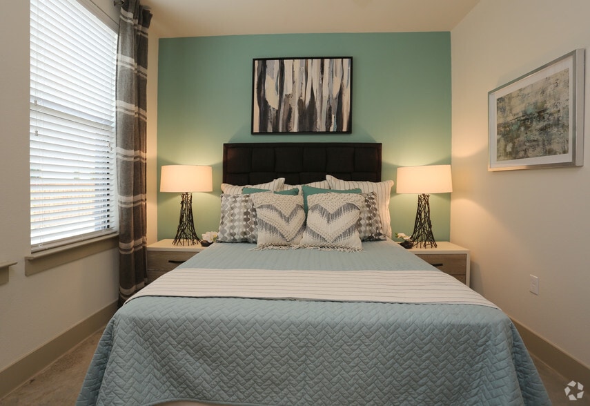 Interior Photo - Magnolia off Henderson