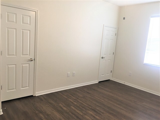 Building Photo - 11124 Creek Haven Dr