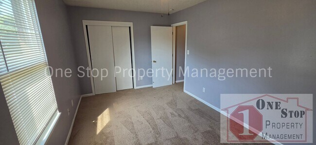 Building Photo - 508 E Kansas Ave