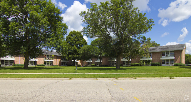 96 East Apartments - 1601 N Randall Ave Janesville WI 53545 | Apartment ...