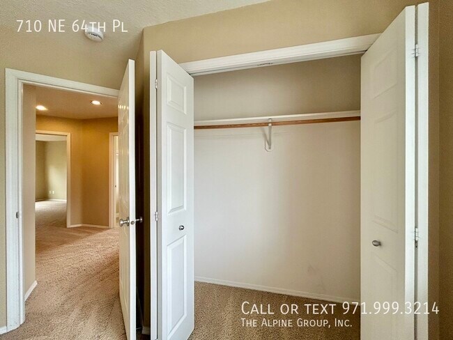 Building Photo - 710 NE 64th Pl
