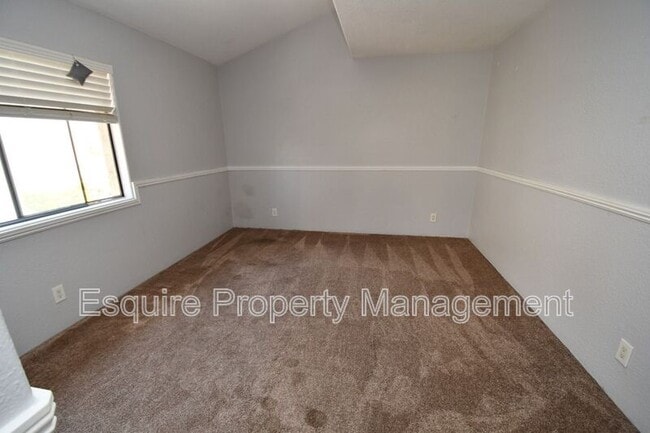 Building Photo - 580 Rosewood Ave