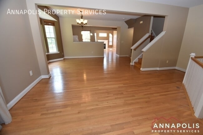 Building Photo - 888 Stonehurst Ct