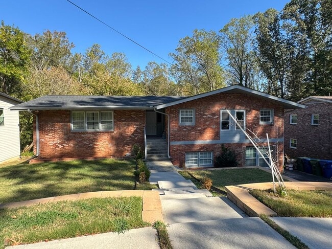 Building Photo - 995 Fleetwood Cir SW
